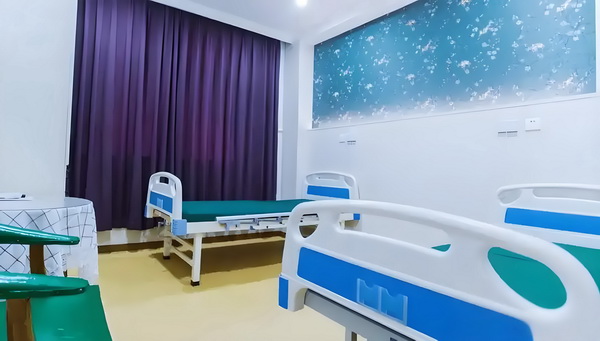 陈佩斯电影《戏台》：嬉笑过后，无尽悲凉